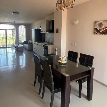Private With Sea View Apartmán *